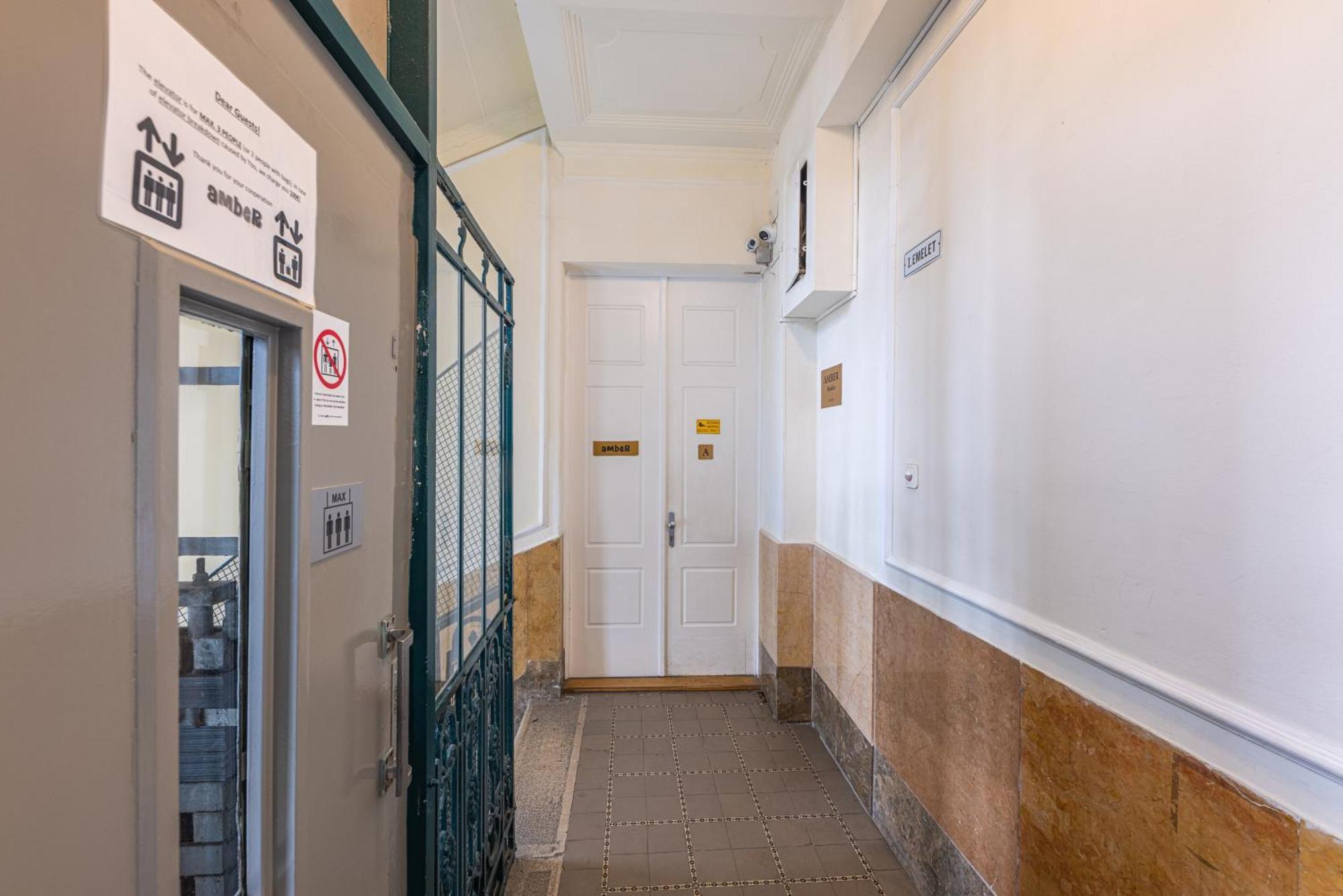 Amber Terrace Studios Downtown Budapest Extérieur photo