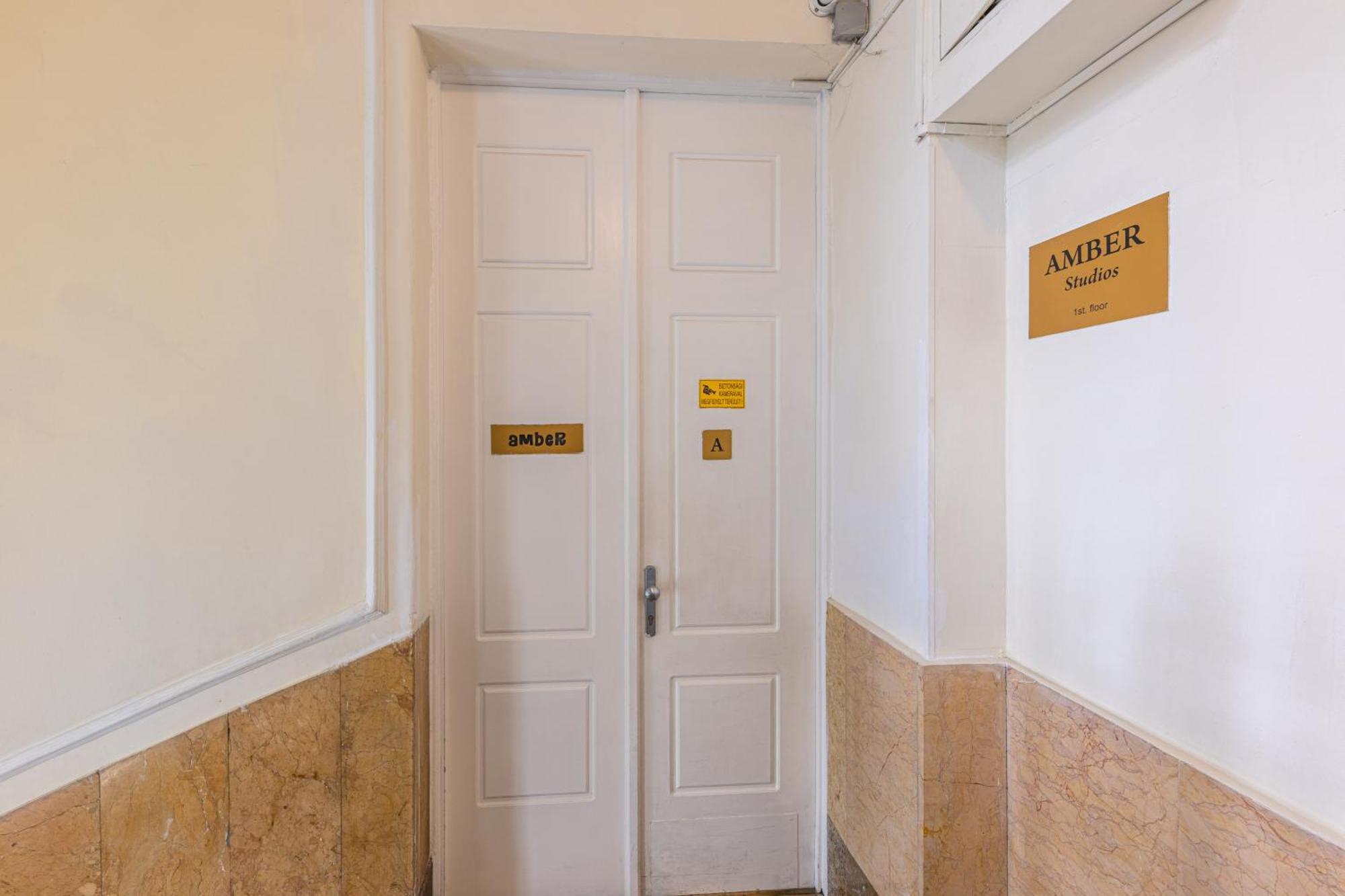 Amber Terrace Studios Downtown Budapest Extérieur photo